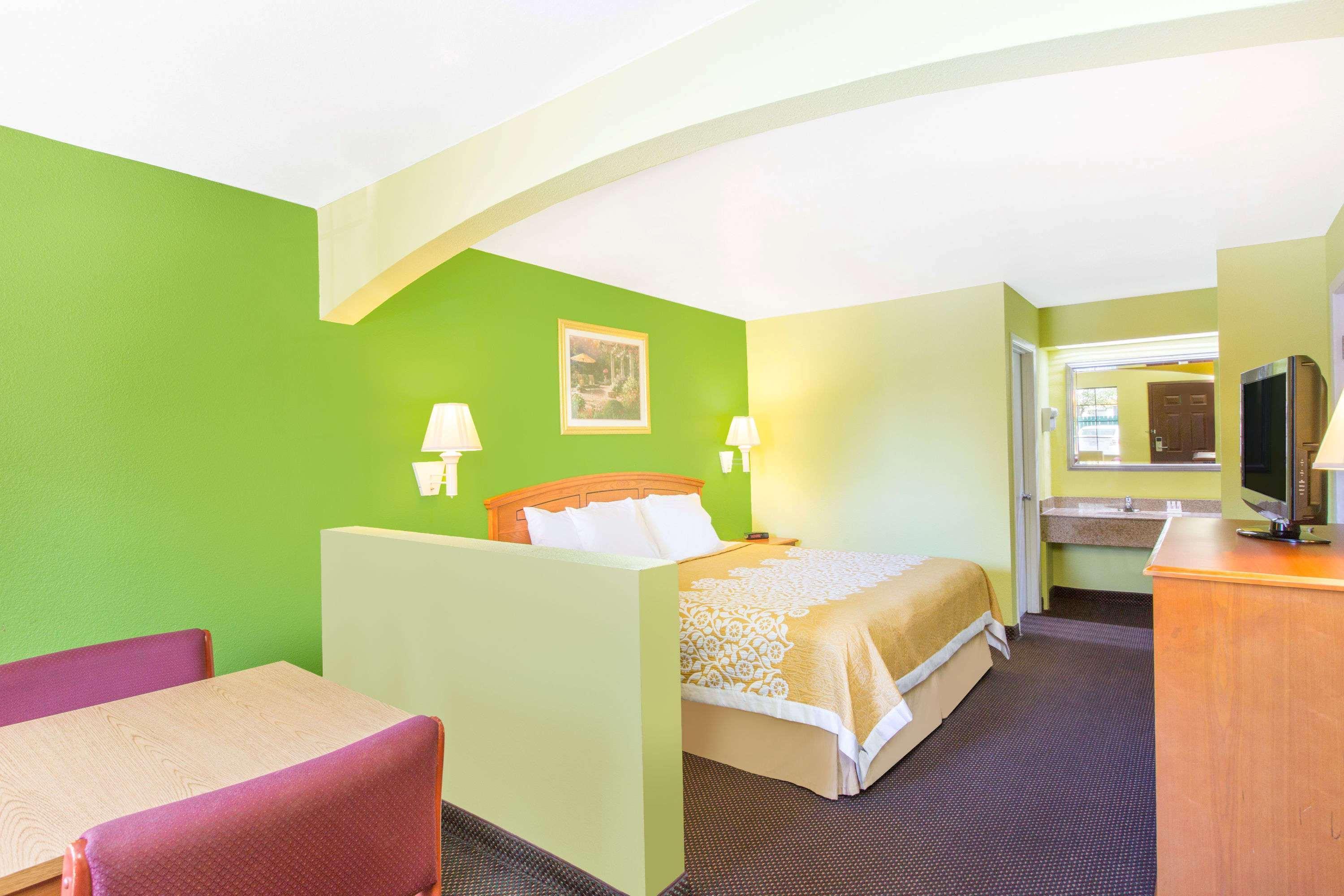Days Inn By Wyndham Fulton Екстер'єр фото