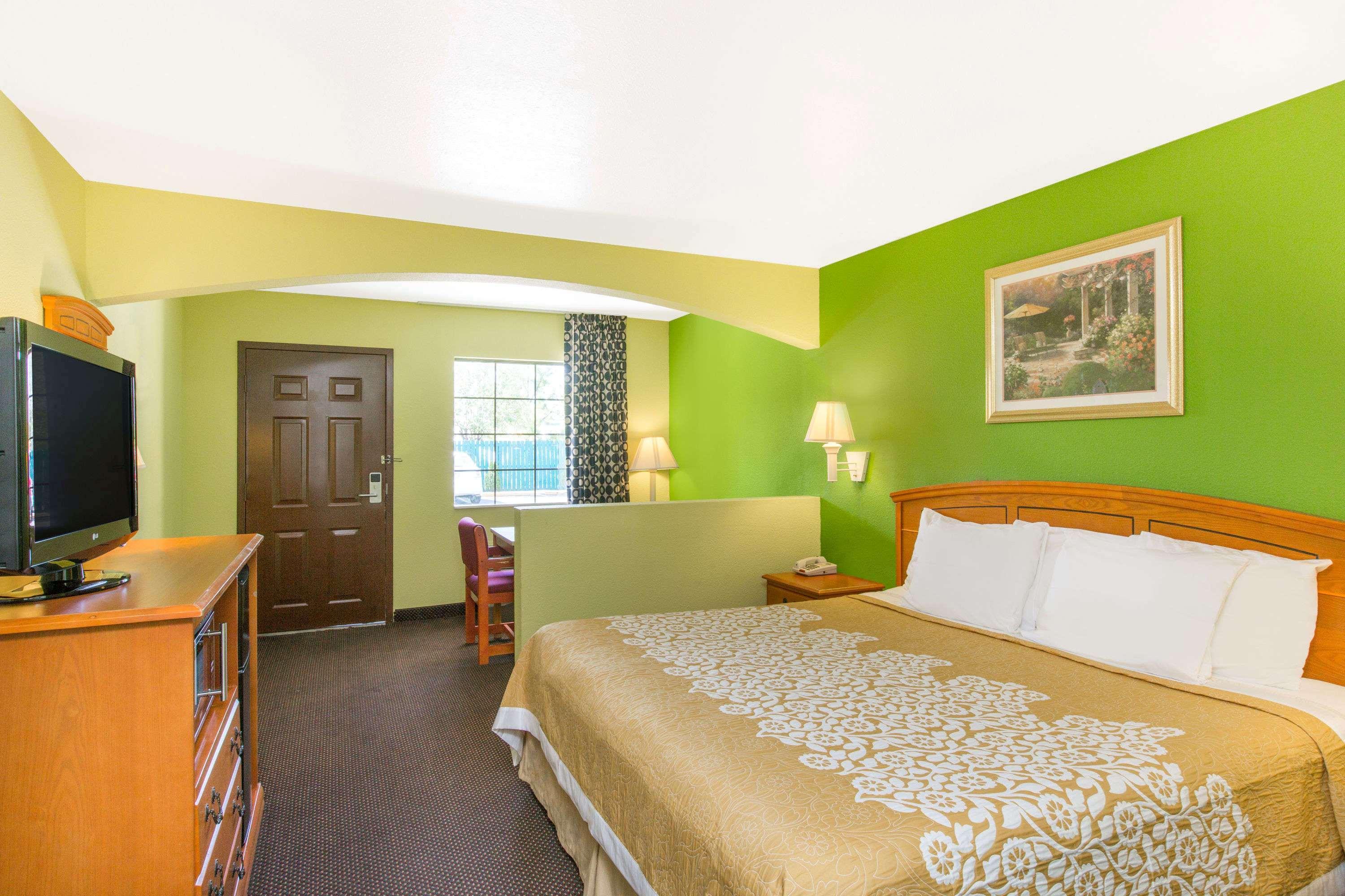 Days Inn By Wyndham Fulton Екстер'єр фото
